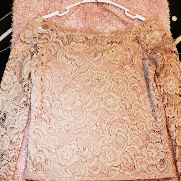 Off shoulder pink shirt - Picture 2 of 3